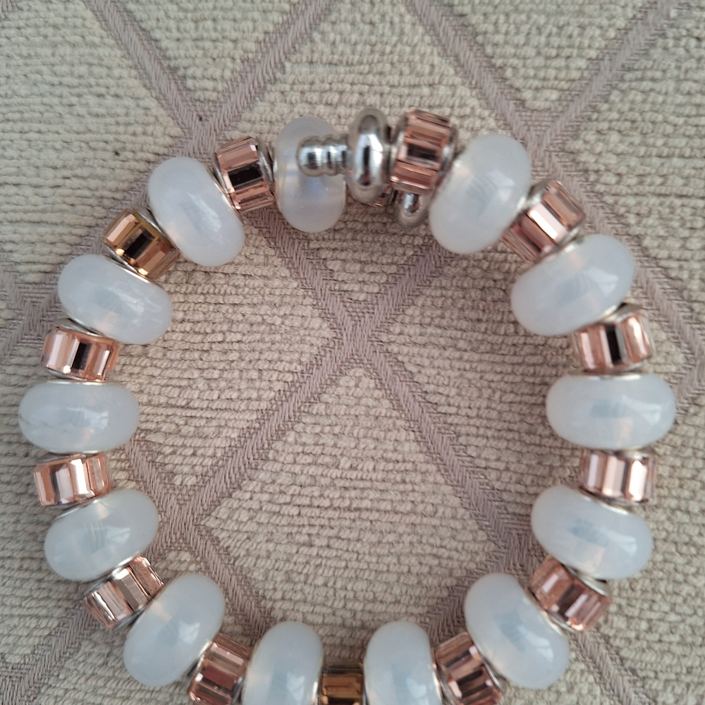 Elegant White and Rose Gold Beaded Bracelet